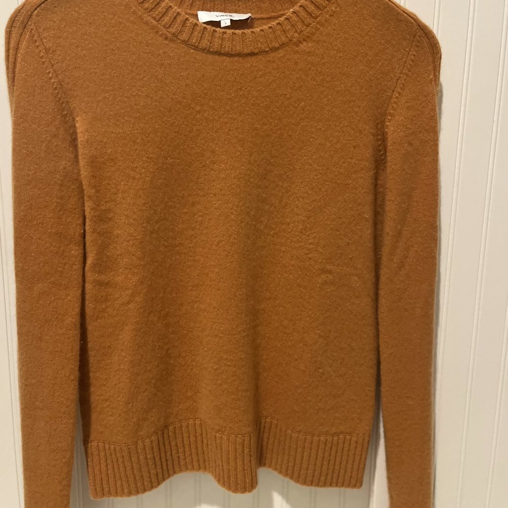 Vince cashmere crew neck sweater size S